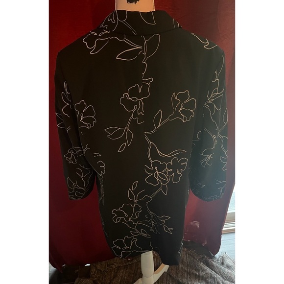 Business Casual Abstract Floral Patterned Suit Blazer - Picture 5 of 5